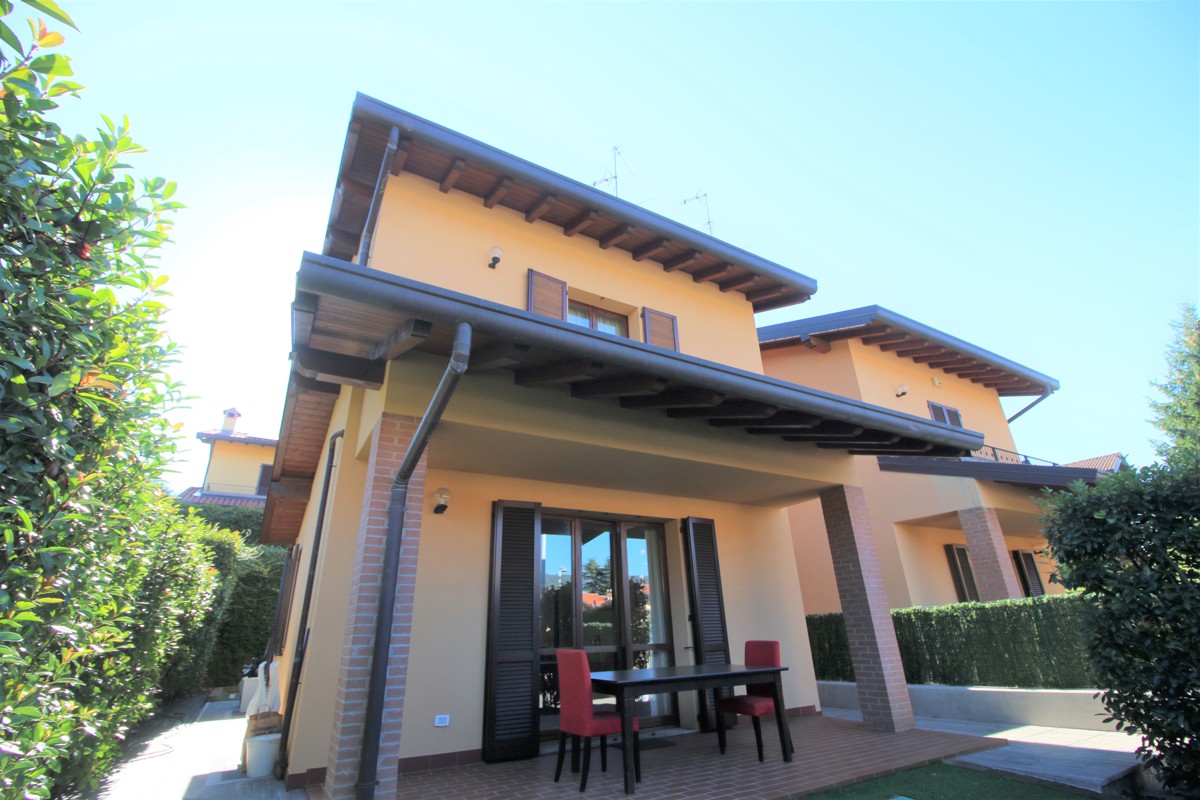 Vendita Casa Indipendente Casa/Villa Longone al Segrino Via Beldosso, 12 374401