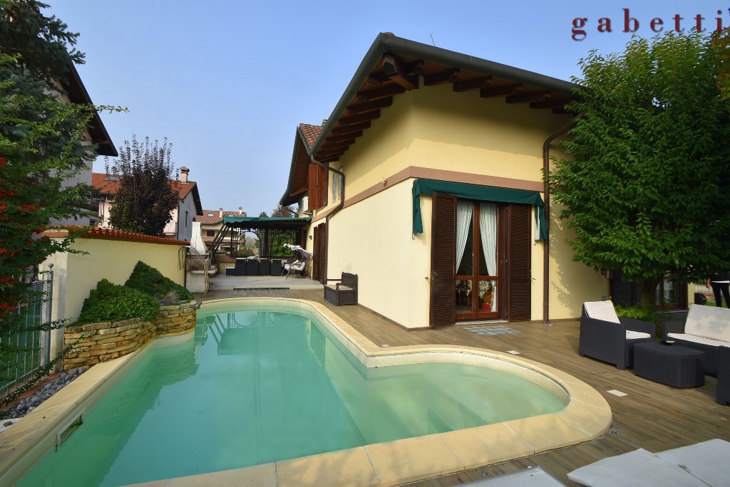 Villa in vendita a Boffalora Sopra Ticino (MI)