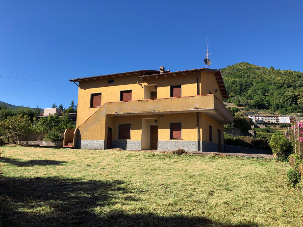 Casa indipendente in vendita a Sillano Giuncugnano (LU)