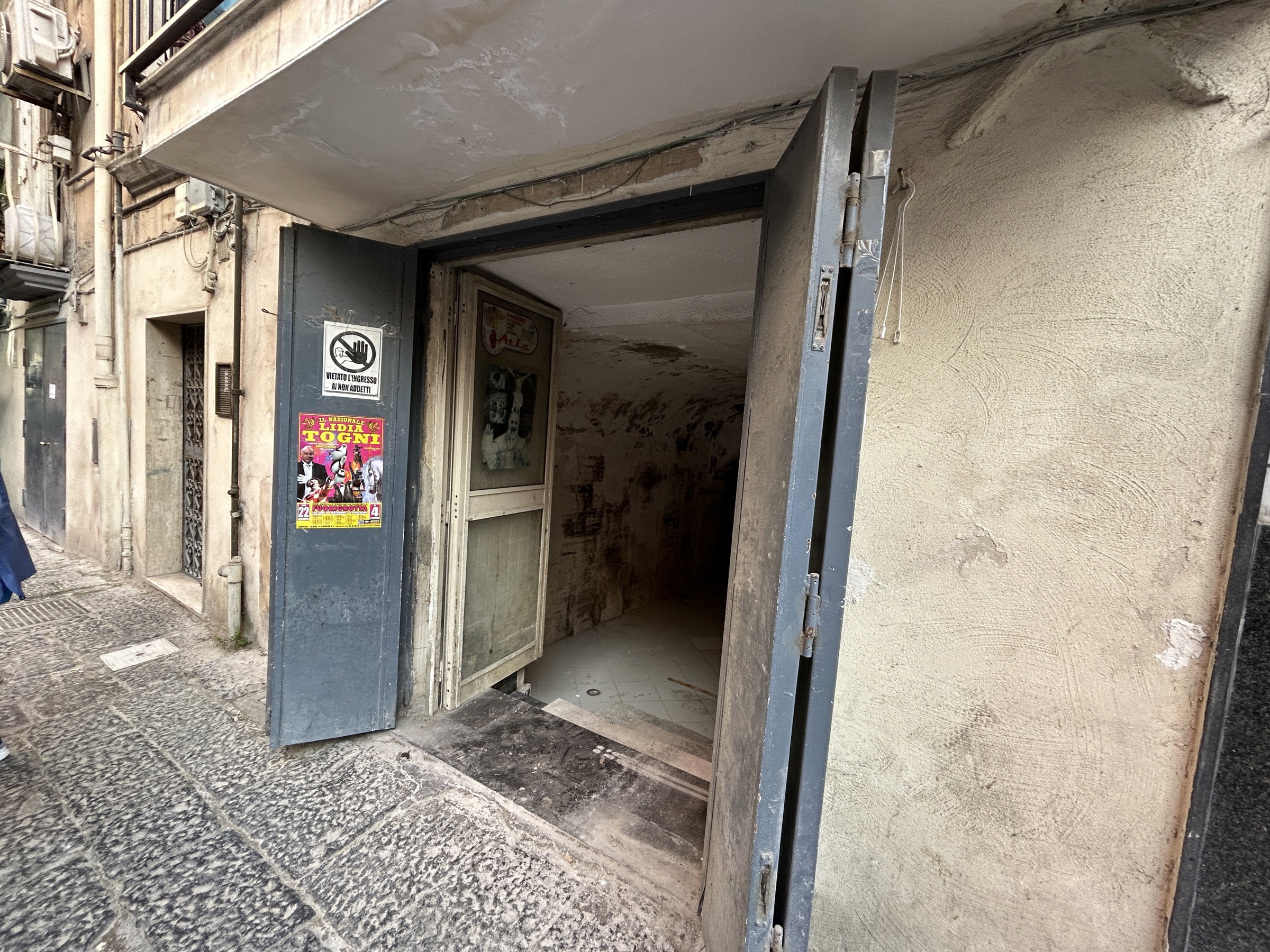 Magazzino in vendita a Camaldoli, Napoli (NA)