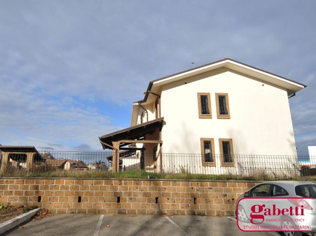 Villa a schiera di 340 mq in vendita - Civita Castellana