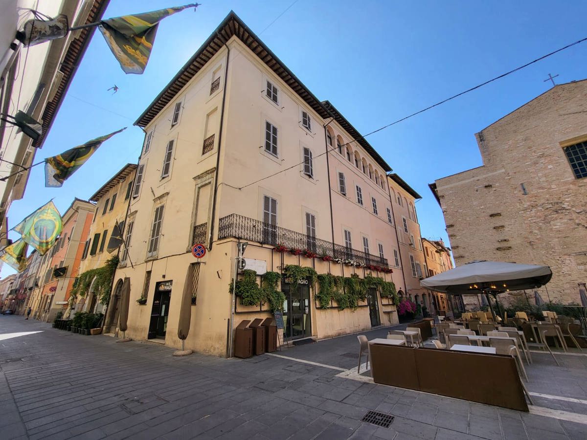 Palazzo in vendita a Foligno (PG)