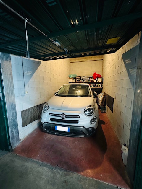 Garage/Box/Posto auto in vendita a Milano (MI)