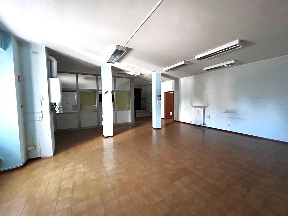 Ufficio in vendita a Sannazzaro De' Burgondi (PV)