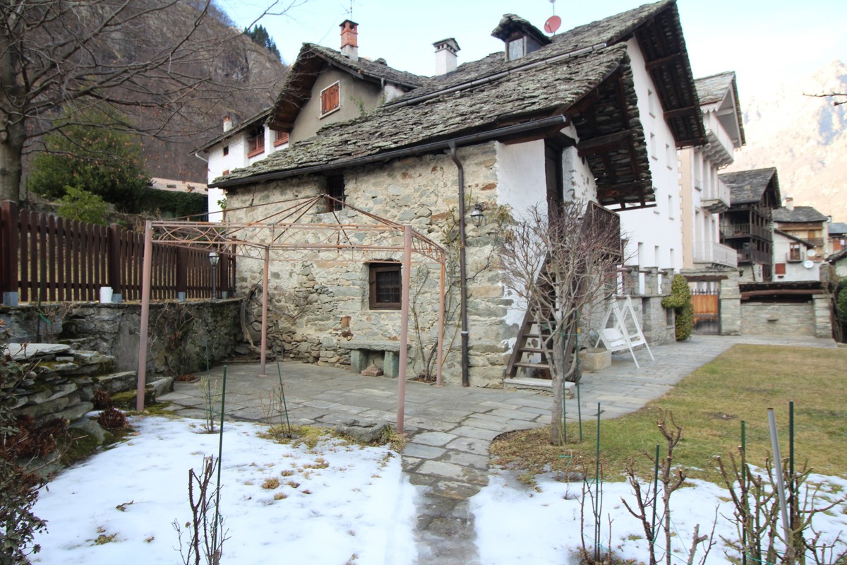 Villa in vendita a Campertogno (VC)