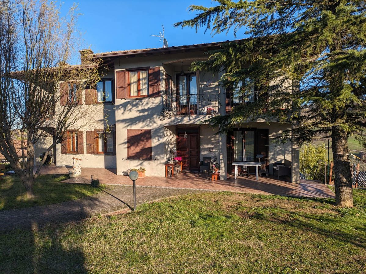 Casa indipendente in vendita a Lugagnano Val D'arda (PC)