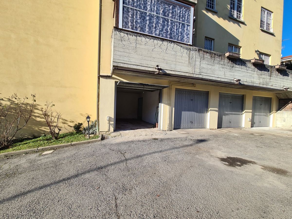 Garage/Box/Posto auto in vendita a Monte San Pietro (BO)