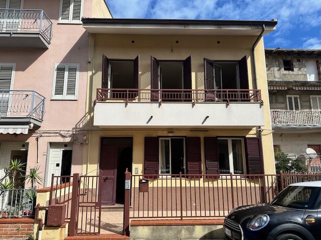 Appartamento in vendita a Caronia (ME)