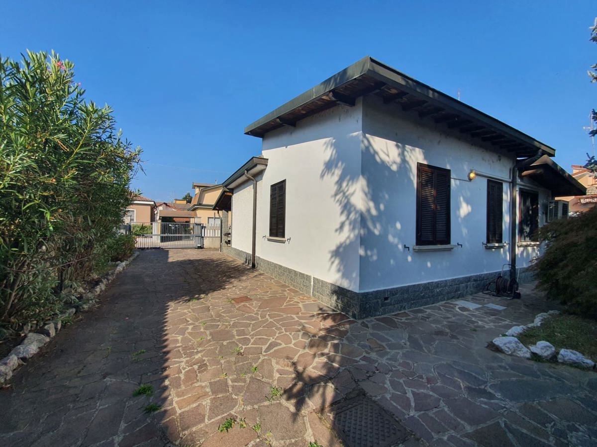 Villa unifamiliare in vendita in Via Manzoni, 22, Zelo Buon Persico