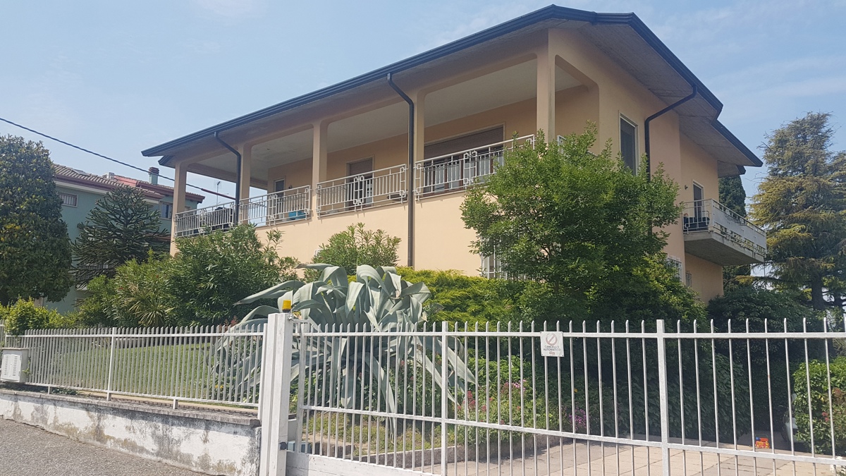 Appartamento in vendita a Peschiera Del Garda (VR)