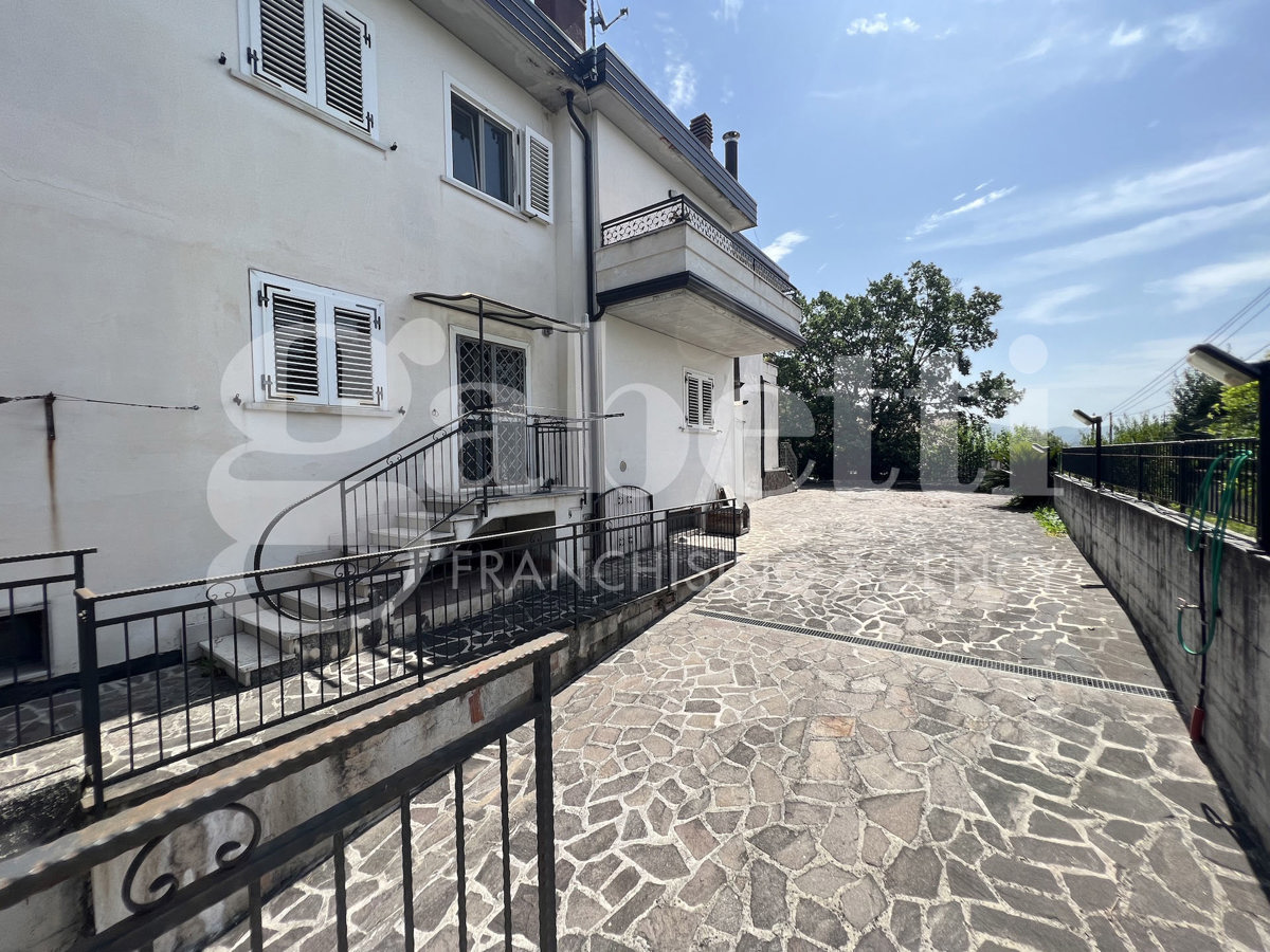Villa in vendita a Isernia (IS)