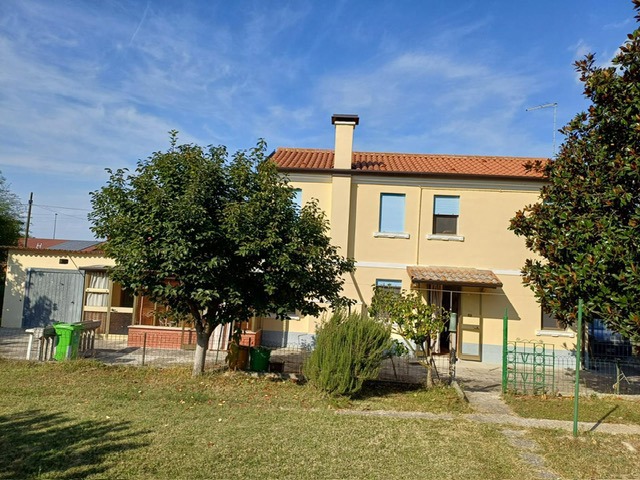 Villa in vendita a Adria (RO)