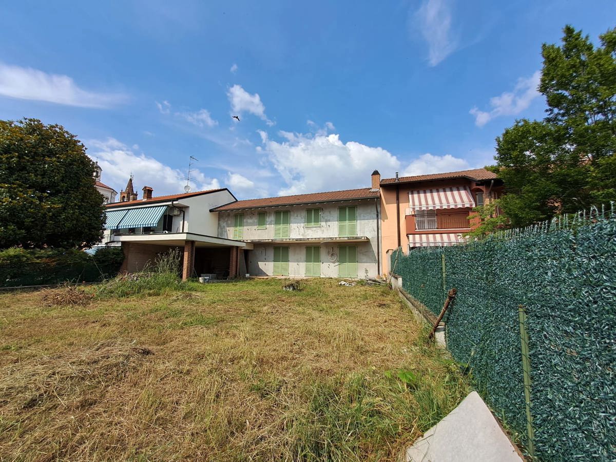Casa indipendente in vendita a Bernate Ticino (MI)