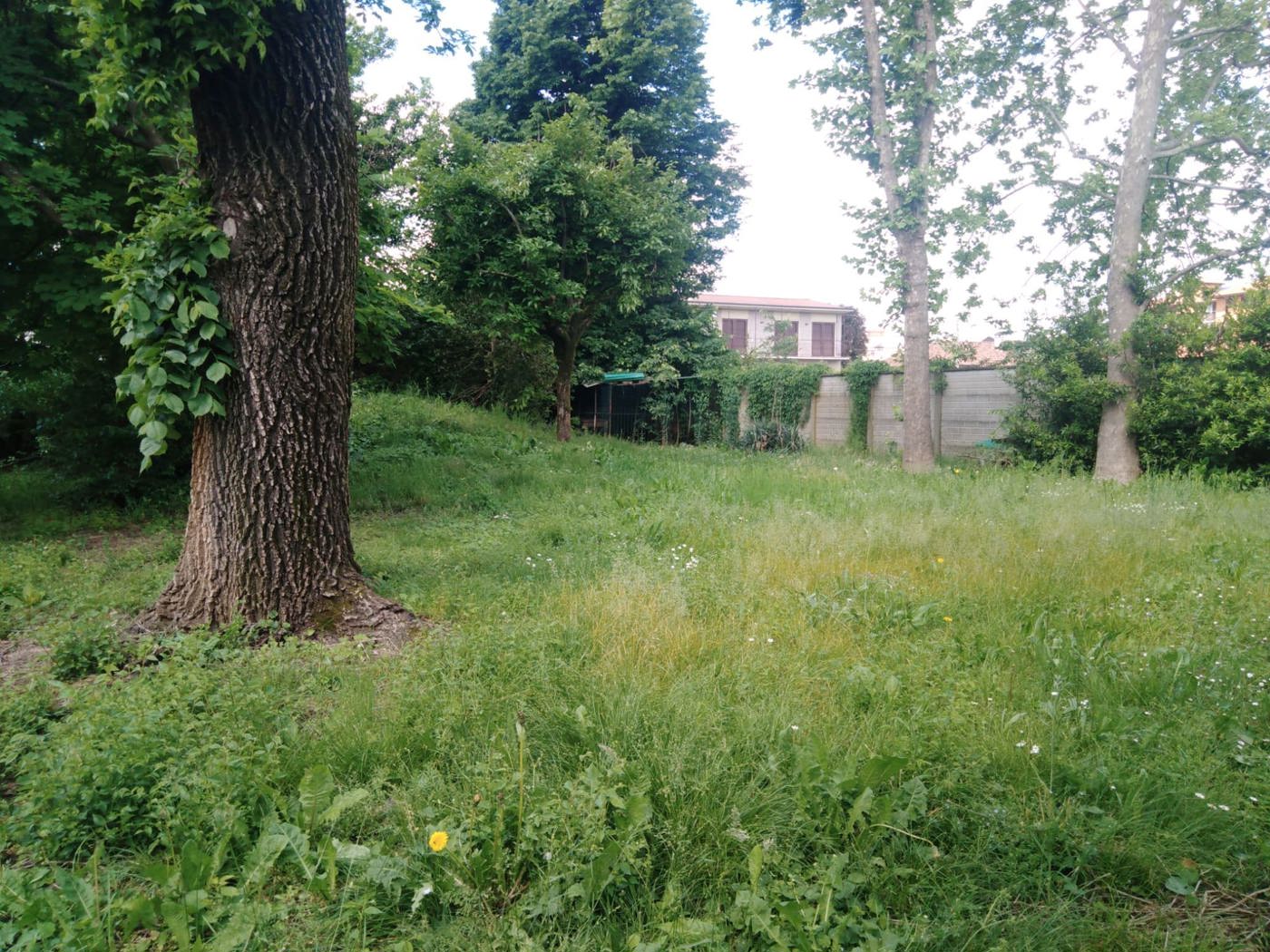 Terreno edificabile in vendita a Villa Cortese (MI)