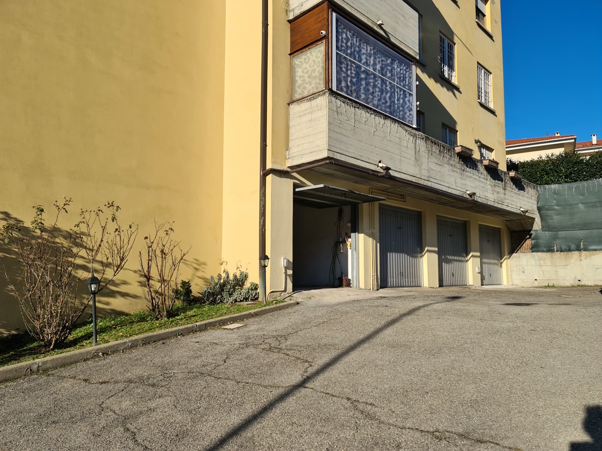 Garage/Box/Posto auto in vendita a Monte San Pietro (BO)