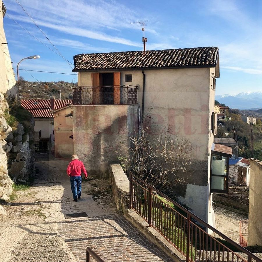Casa indipendente in vendita a Castel Di Sangro (AQ)