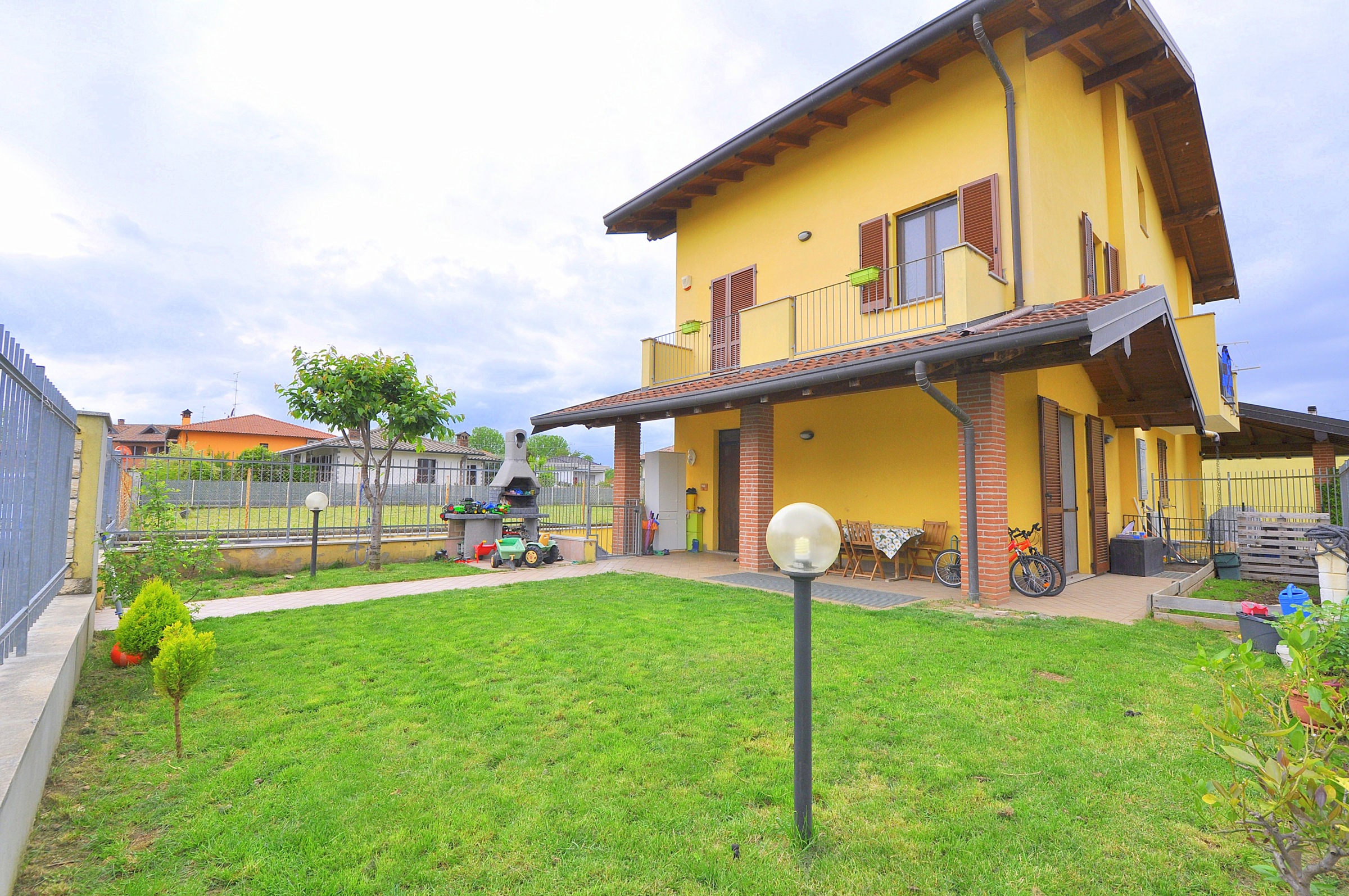 Villa in vendita a Bernate Ticino (MI)