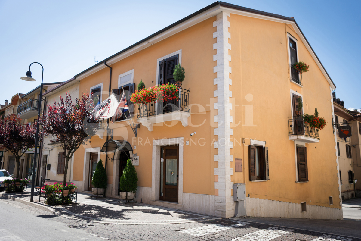 Palazzo in vendita a Castel Di Sangro (AQ)