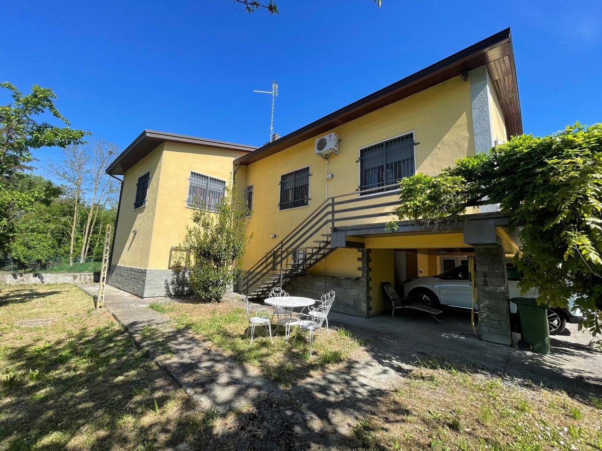 Villa in vendita a Cadeo (PC)