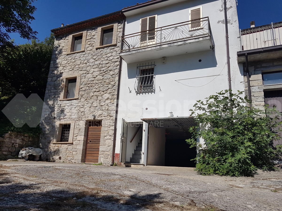 Garage/Box/Posto auto in vendita a Castel Del Giudice (IS)