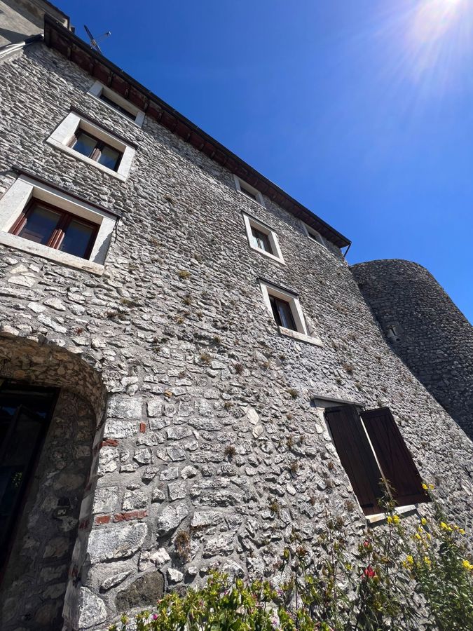 Castello/Torre in vendita a Oricola (AQ)