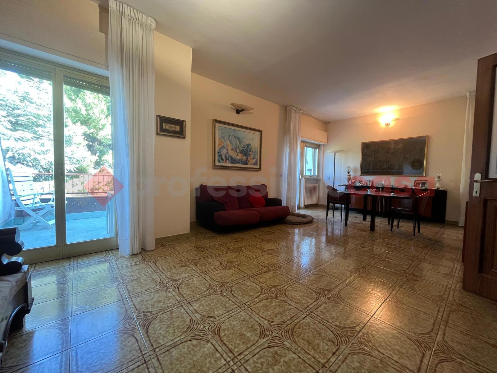 Appartamento di 460 mq in vendita - Bari
