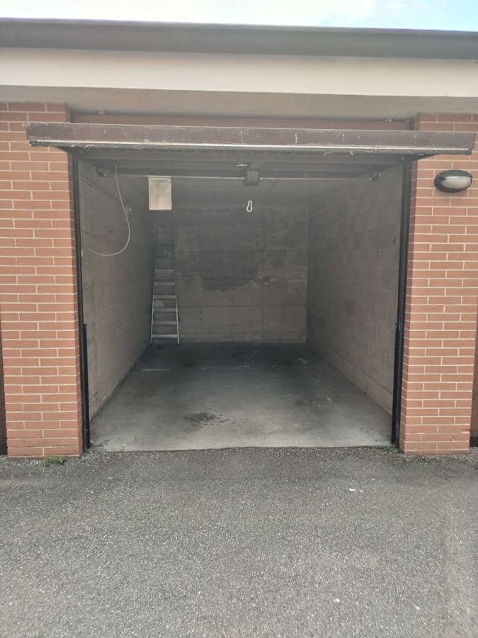 Garage/Box/Posto auto in vendita a Trezzano Sul Naviglio (MI)
