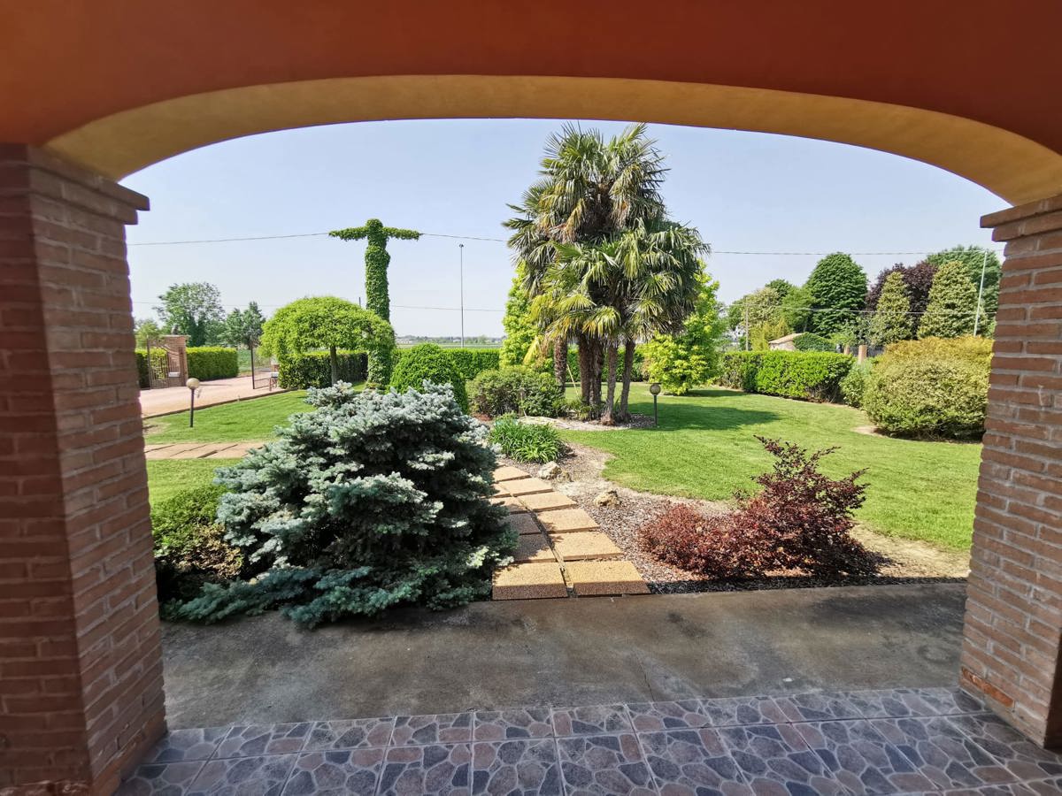 Villa in vendita a Bergantino (RO)