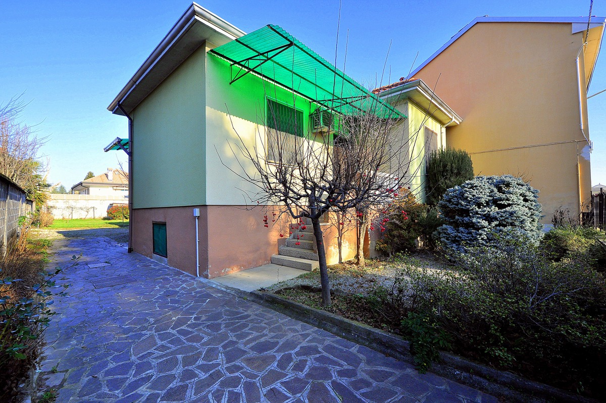 Villa in vendita a Mesero (MI)