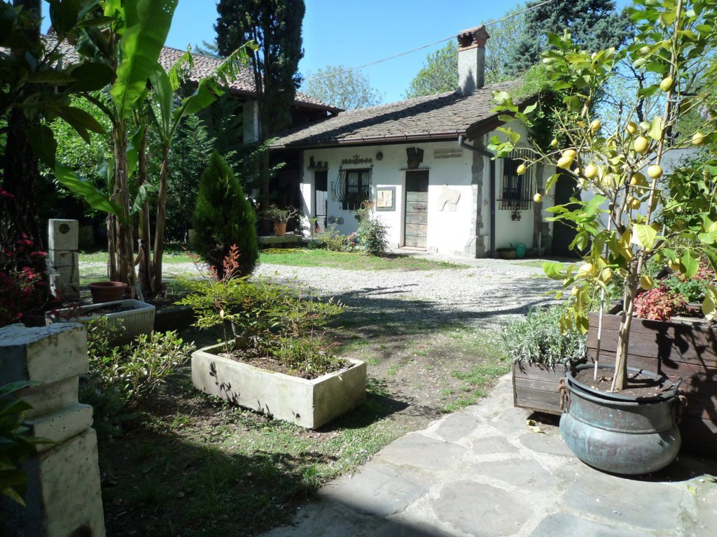 Villa in vendita a Varallo Pombia (NO)