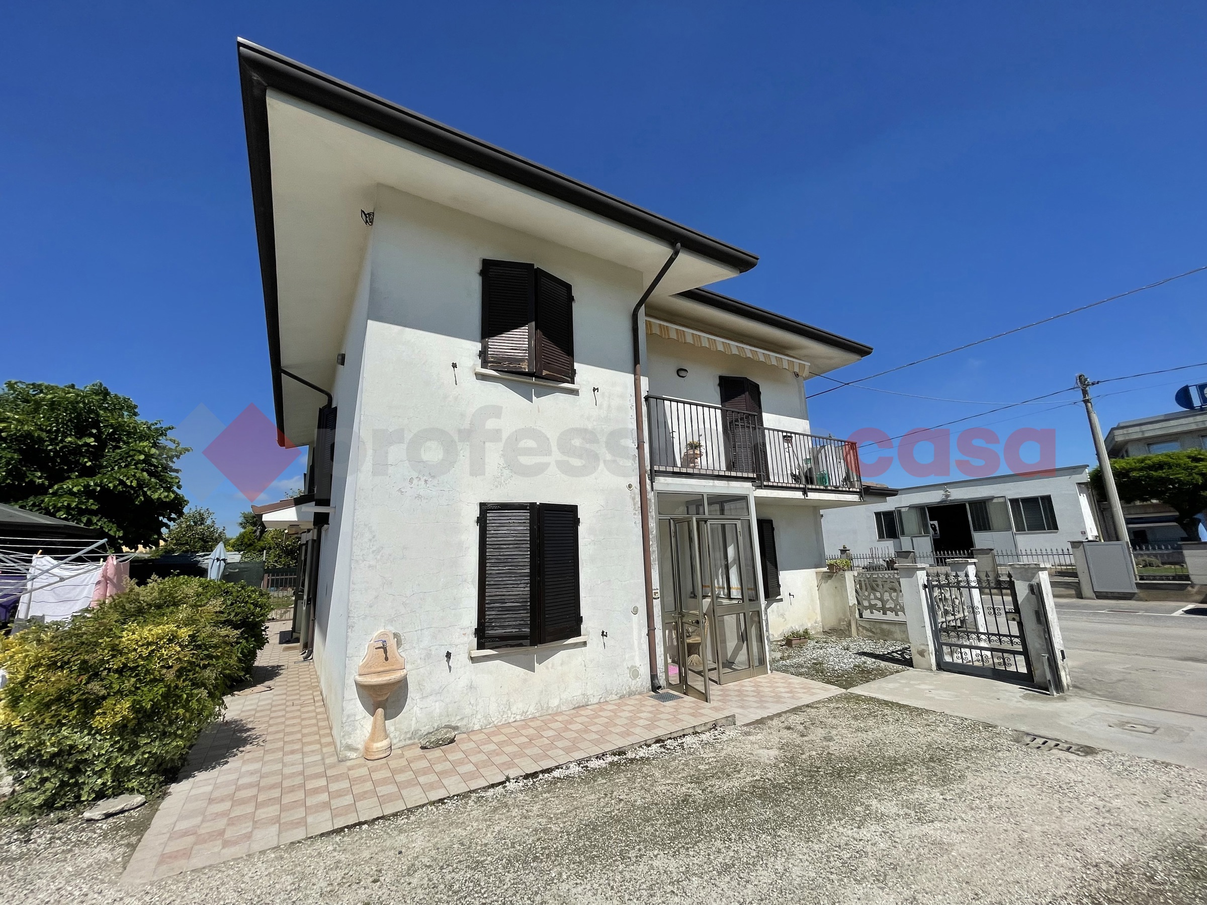 Casa indipendente in vendita a Boschi Sant'anna (VR)