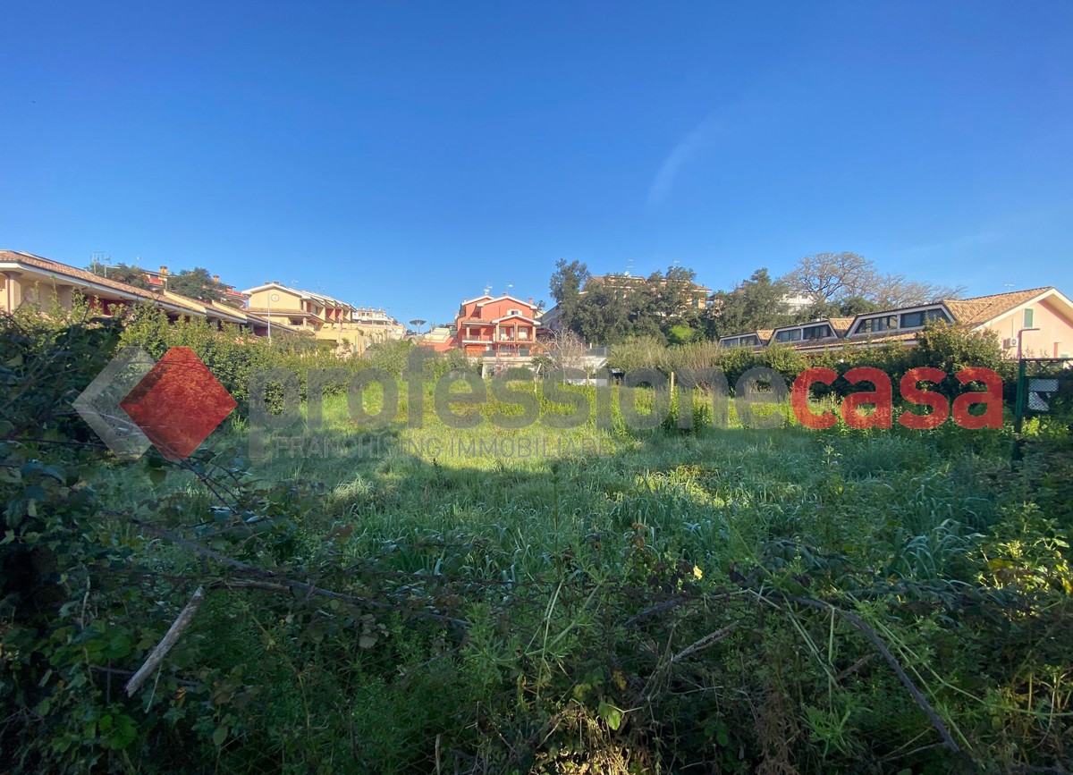 Terreno edificabile in vendita a Pomezia (RM)
