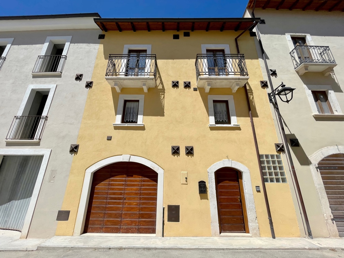 Casa indipendente in vendita a San Pio Delle Camere (AQ)