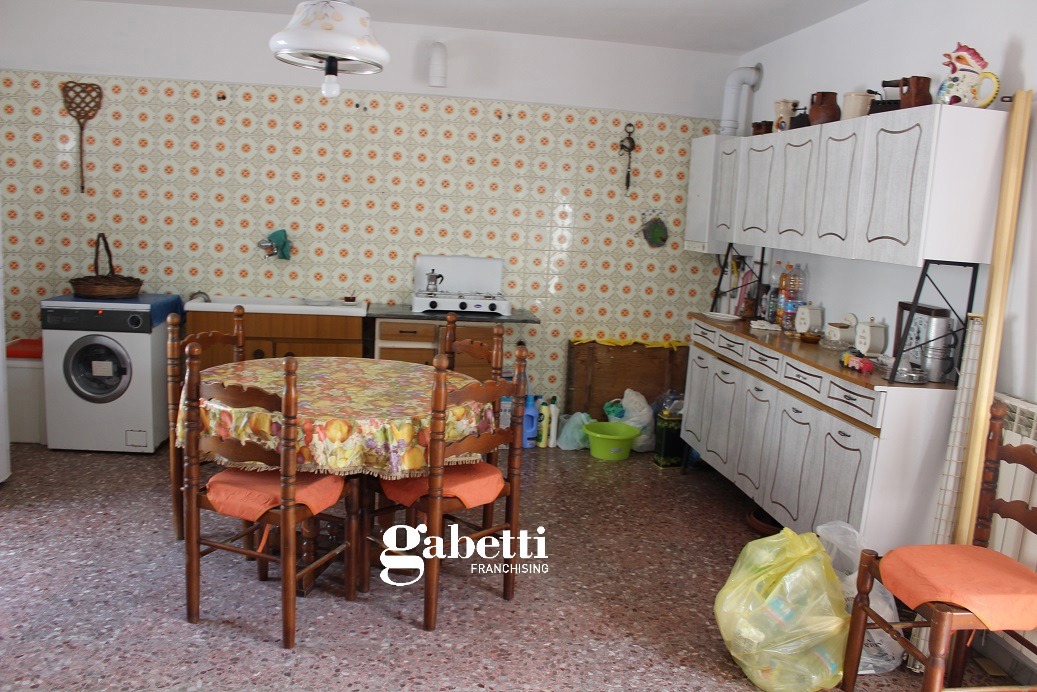 Casa indipendente in vendita a Canosa Di Puglia (BT)