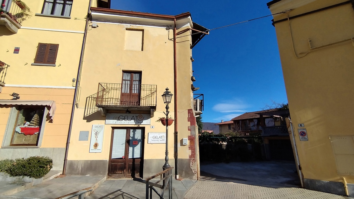 Rustico/Casale/Castello in vendita in Piazza Martiri 3 Aprile, 4, Cumiana