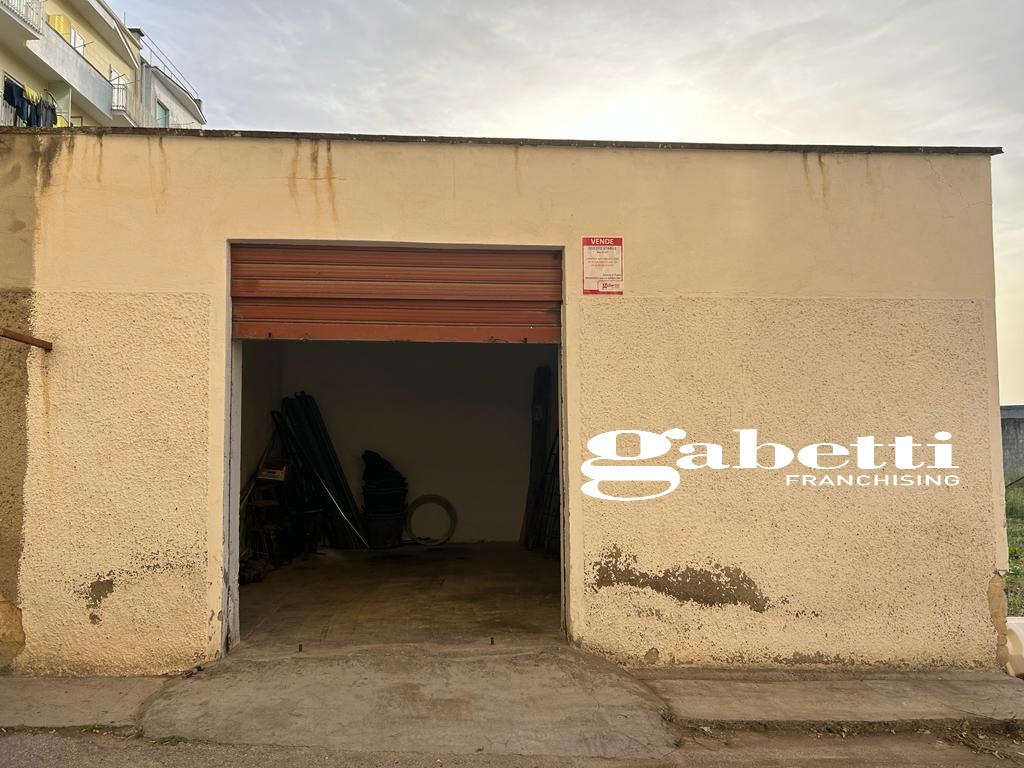 Garage/Box/Posto auto in vendita a Canosa Di Puglia (BT)