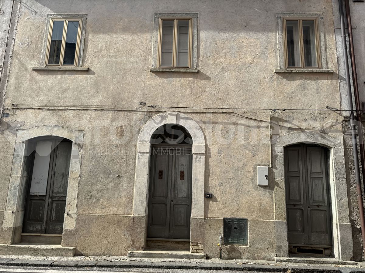 Casa indipendente in vendita a Sant'angelo Del Pesco (IS)