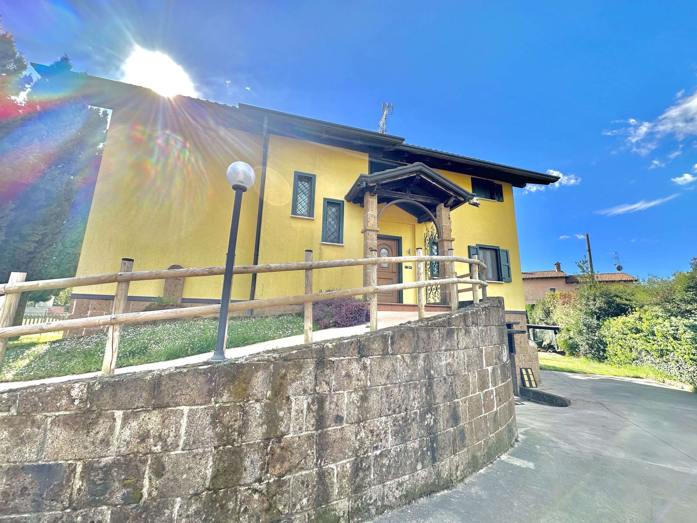 Villa in vendita a Agrate Conturbia (NO)