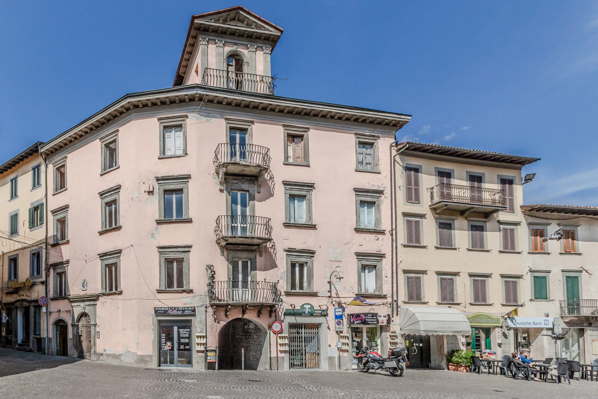 Palazzo in vendita a Castelnuovo Di Garfagnana (LU)