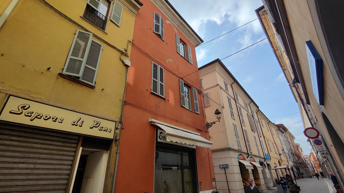 Appartamento di 479 mq in vendita - Piacenza