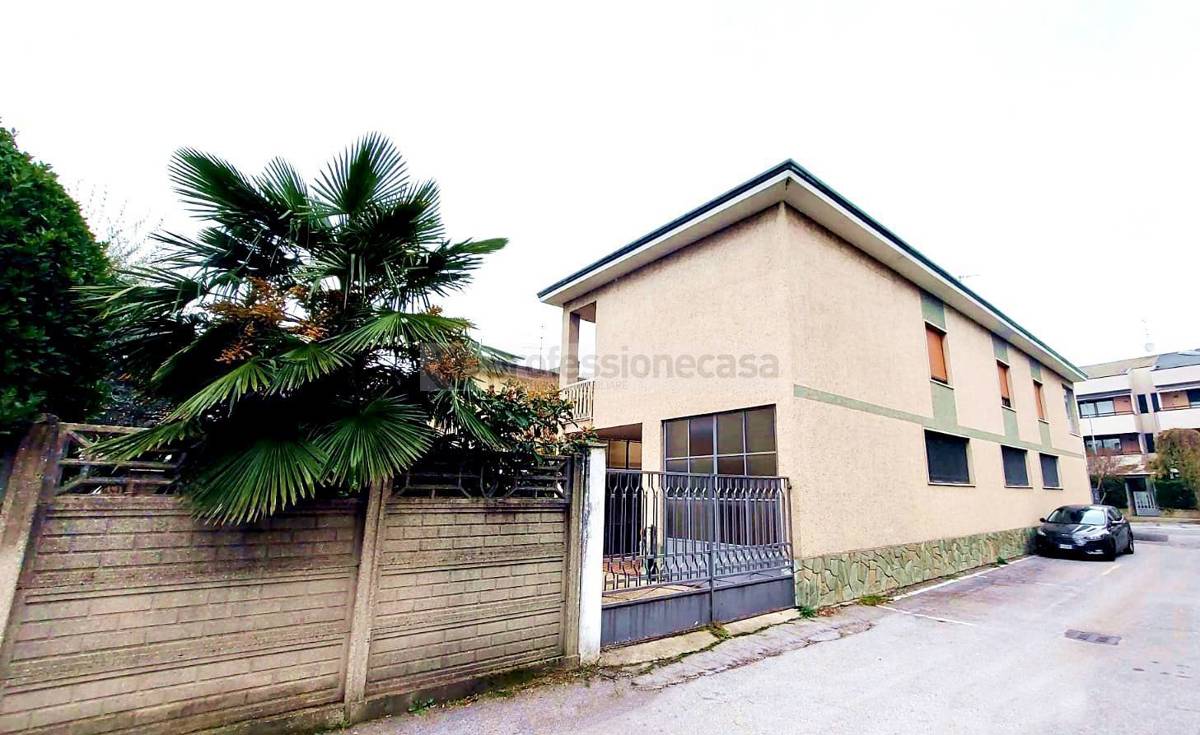 Villa in vendita a Muggiò (MB)