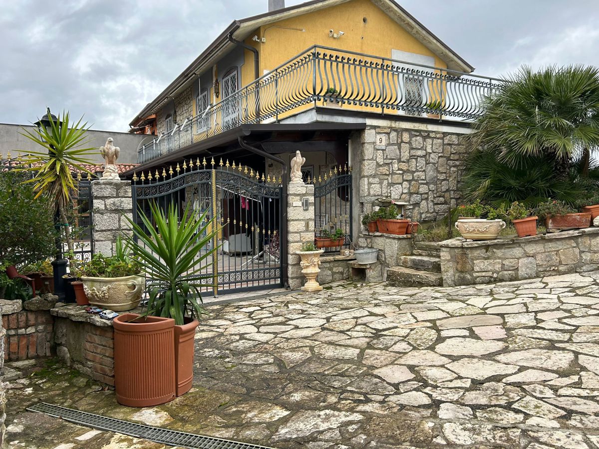 Casa indipendente in vendita a Pietrelcina (BN)