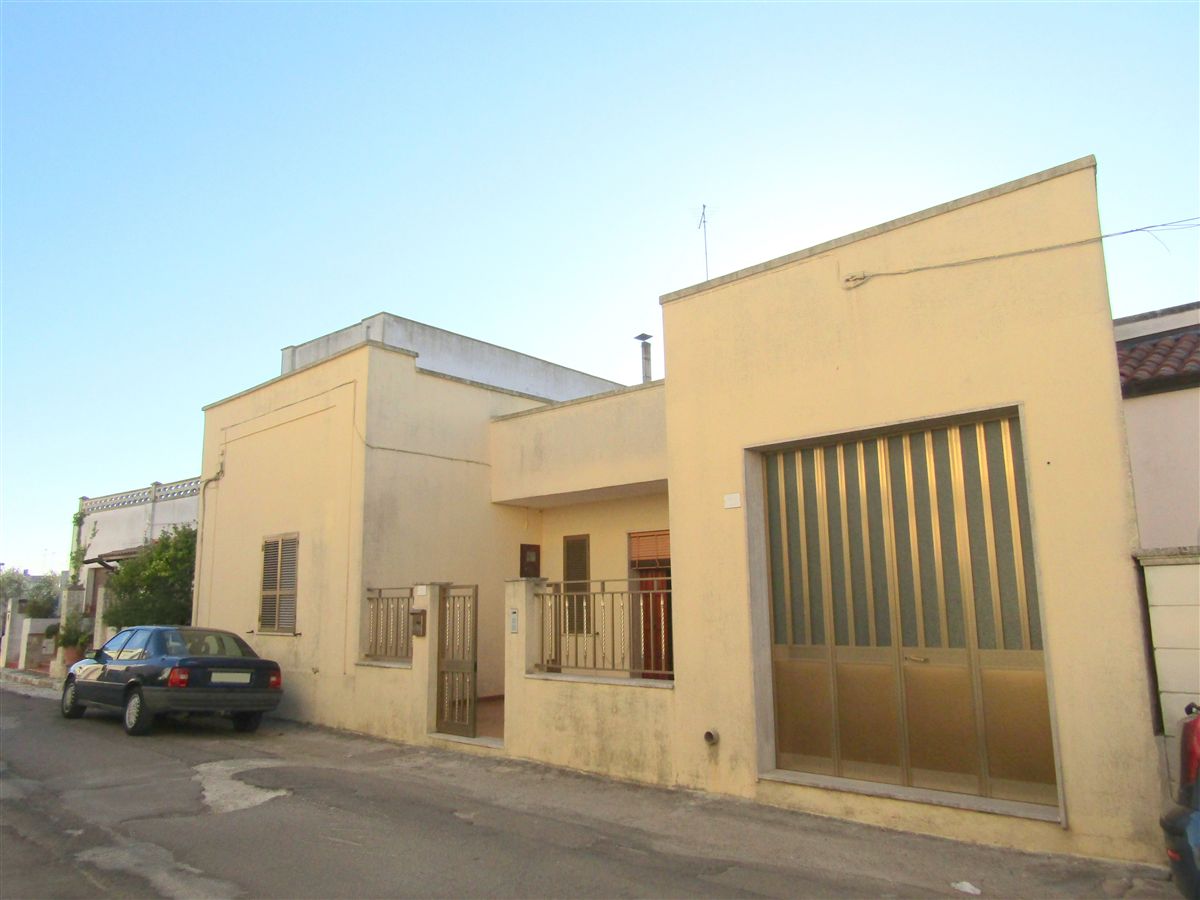 Casa indipendente in vendita a Santa Cesarea Terme (LE)