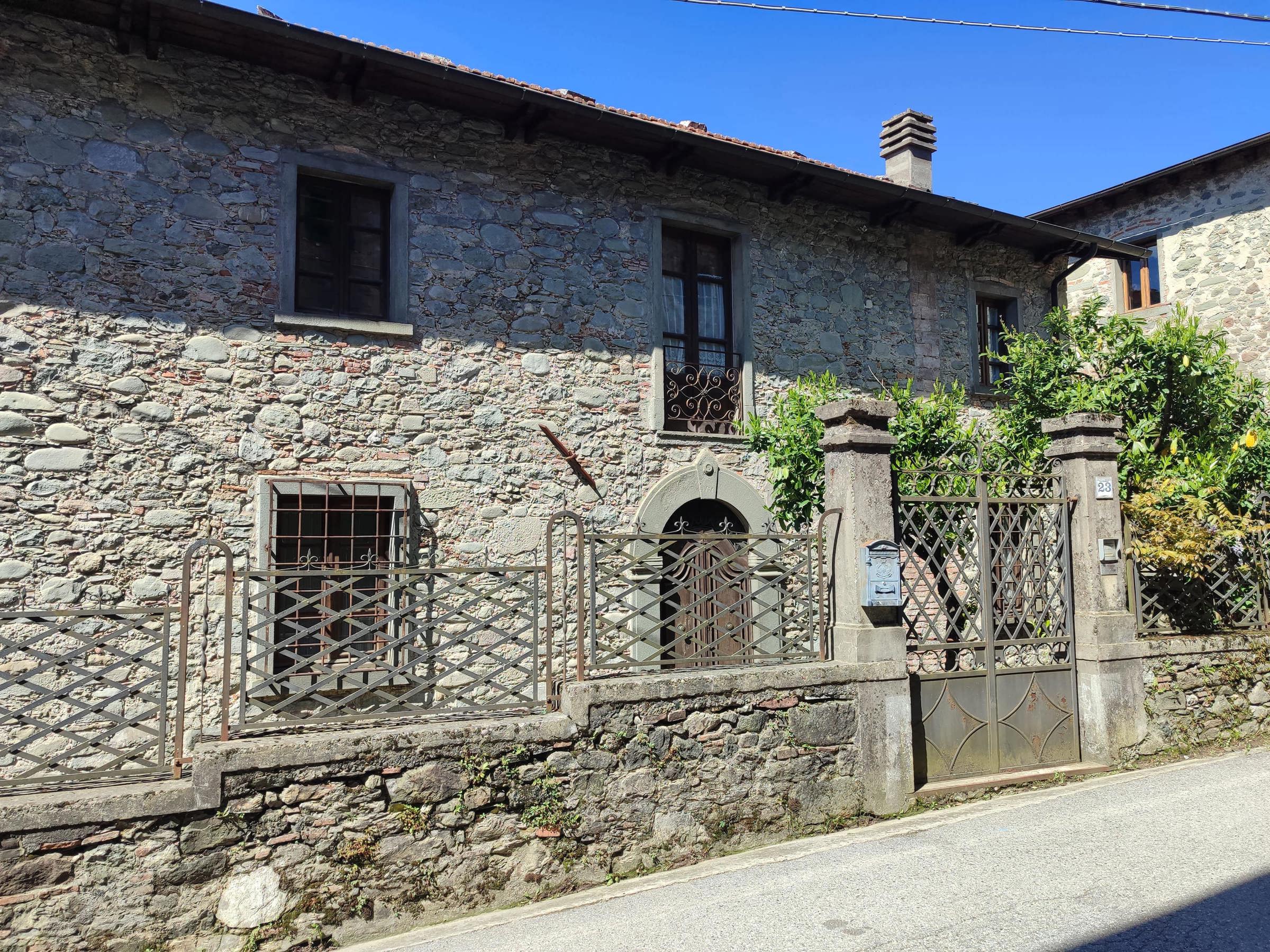 Casa indipendente in vendita a Piazza Al Serchio (LU)