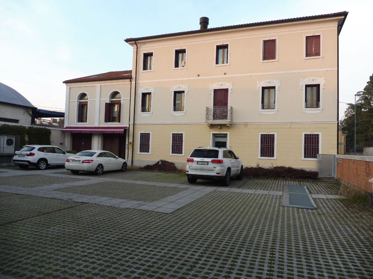 Ufficio in affitto a Rossano Veneto (VI)