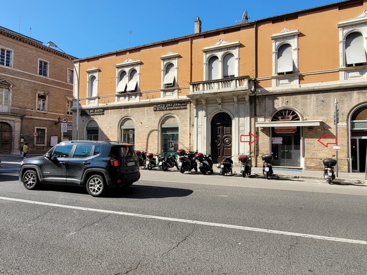 Negozio in vendita a San Benedetto Del Tronto (AP)