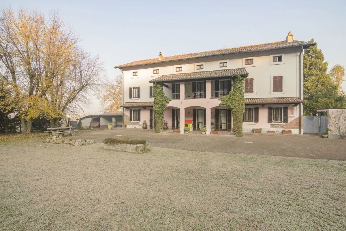 Casa Indipendente in vendita in Via Borgo, 5, Cigognola