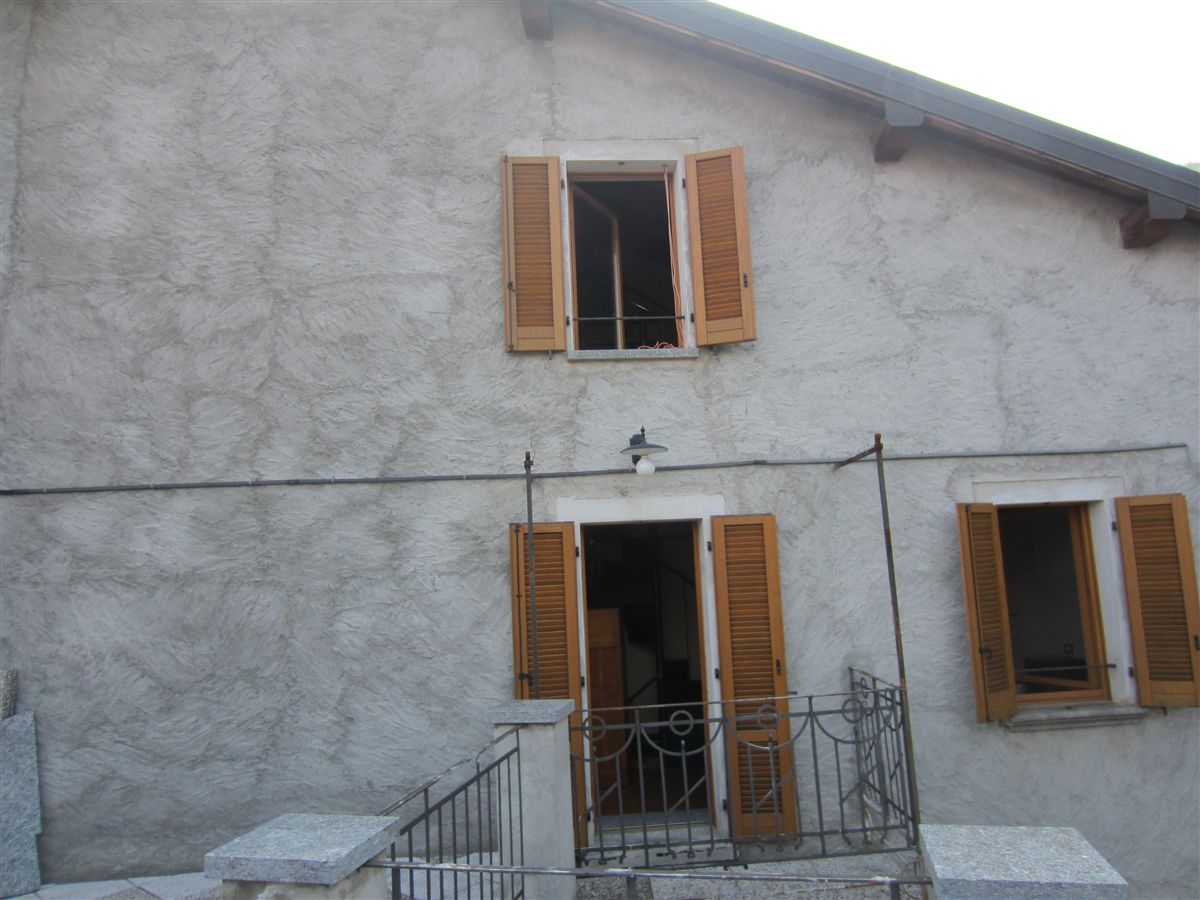 Casa indipendente in vendita a Oliveto Lario (LC)