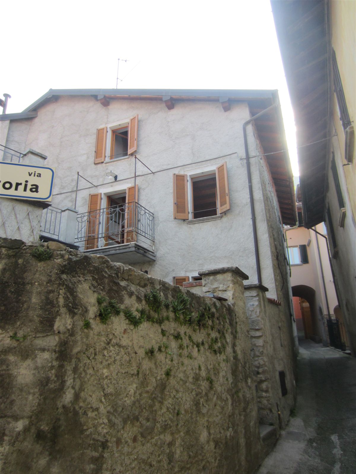 Foto 3 di 14 - Casa indipendente in vendita a Oliveto Lario