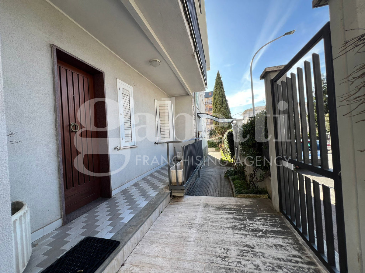 Foto 3 di 31 - Villa in vendita a Isernia